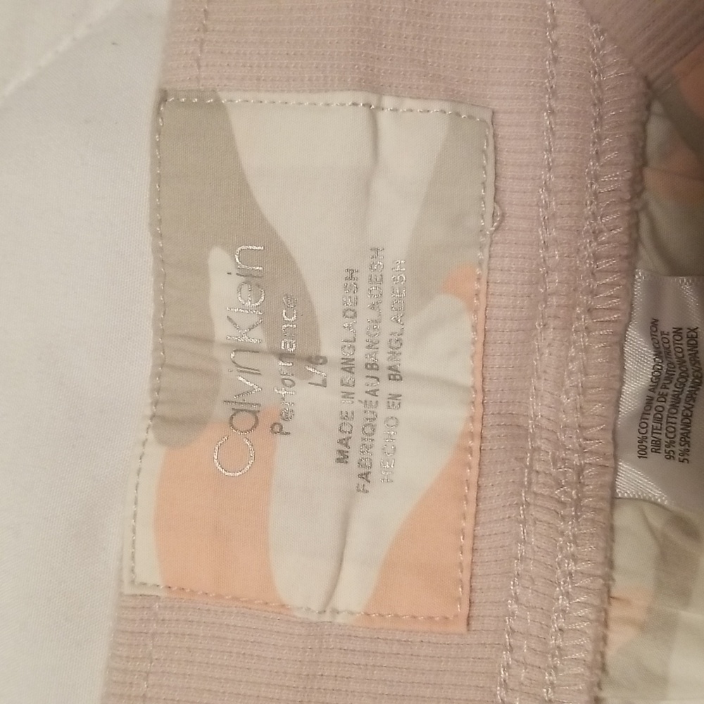 Women's Calvin Klein  Fatigue Shorts; Khaki Peach and Beige; Size Large - Picture 3 of 11
